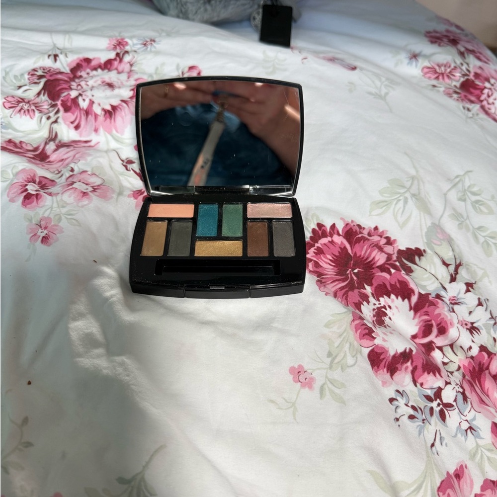 CHANEL Eyeshadow Palette with Green, Gold, and Brown Shades
